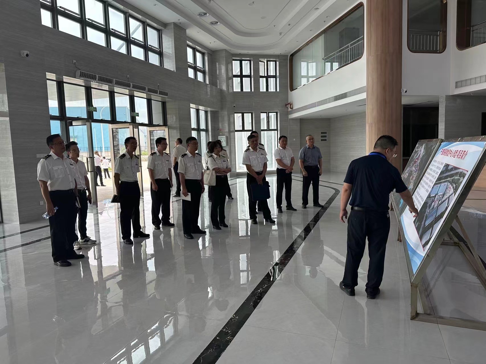 福州海关相关领导深入宁德保税物流中心（B保）项目调研，蔡慧铭拍摄1.jpg